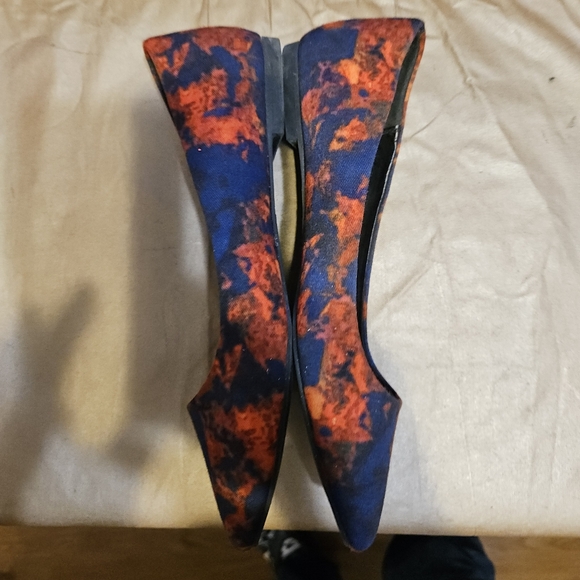 Call it Spring red & blue paint splatter heavy fabric flats, women's size 8 - Picture 5 of 6